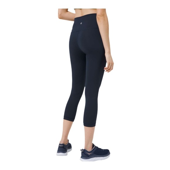 Lululemon Navy Wunder Train High-Rise Crop Leggings xs small Size 4 EUC - Picture 1 of 4